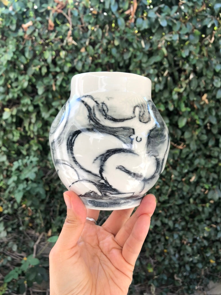 Moon Pottery’s Charcoal Drawing Porcelain | Happy & Free Dancing