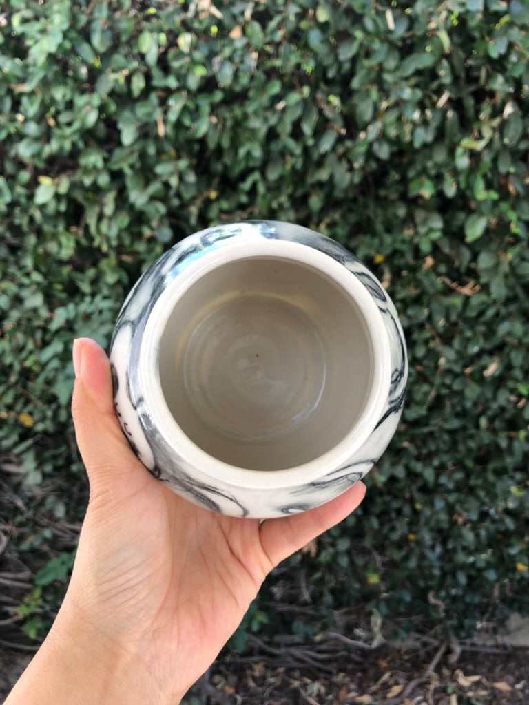 Moon Pottery’s Charcoal Drawing Porcelain | Happy & Free Dancing